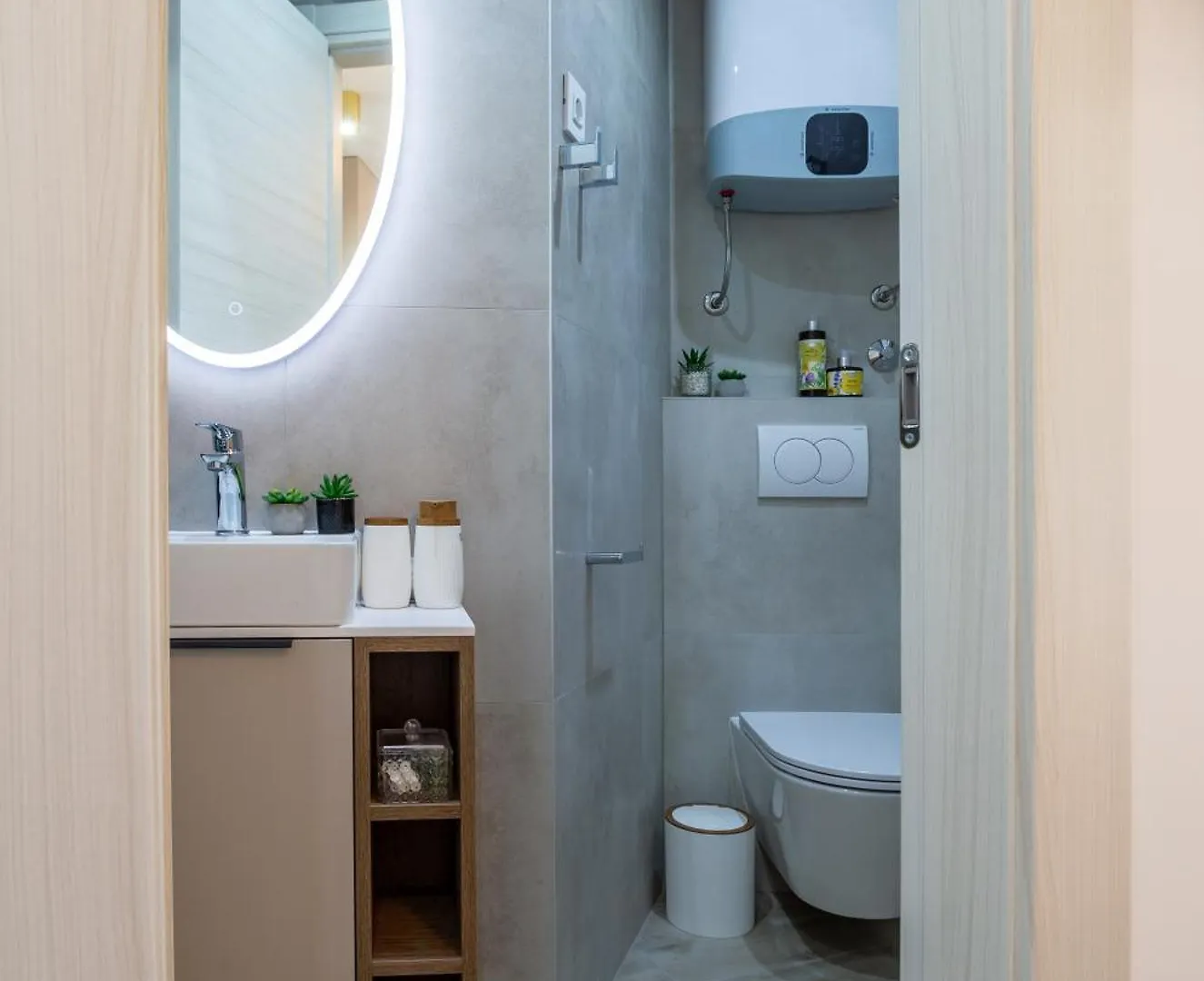 Luxury Lifestyle Rooms Split 0*,