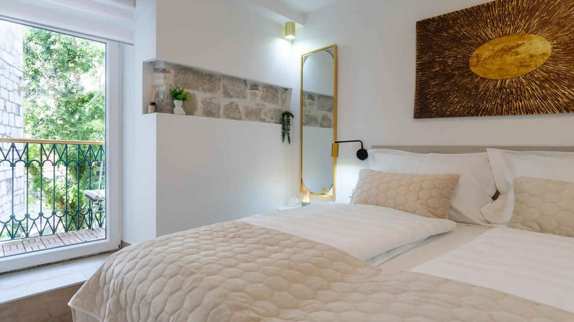 Luxury Lifestyle Rooms Split 0*,